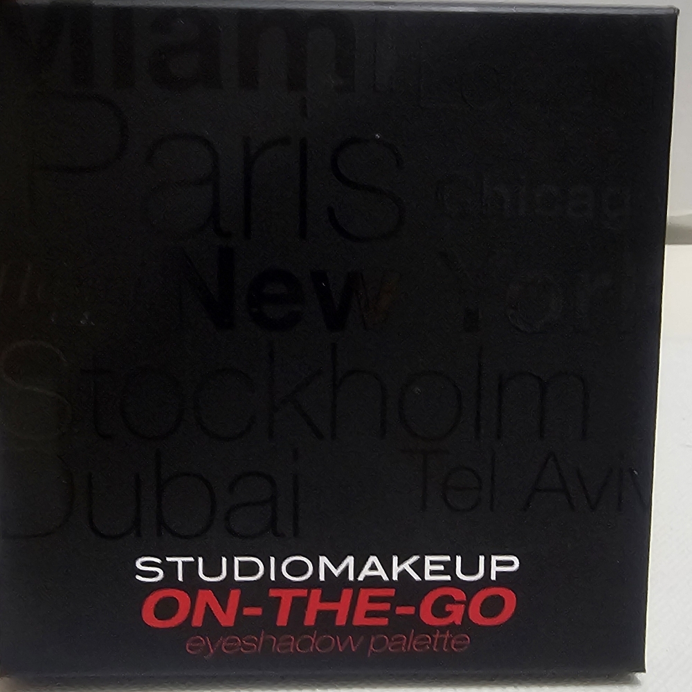 On-The-Go Studio Makeup Eyeshadow Palette - Cool Down New
